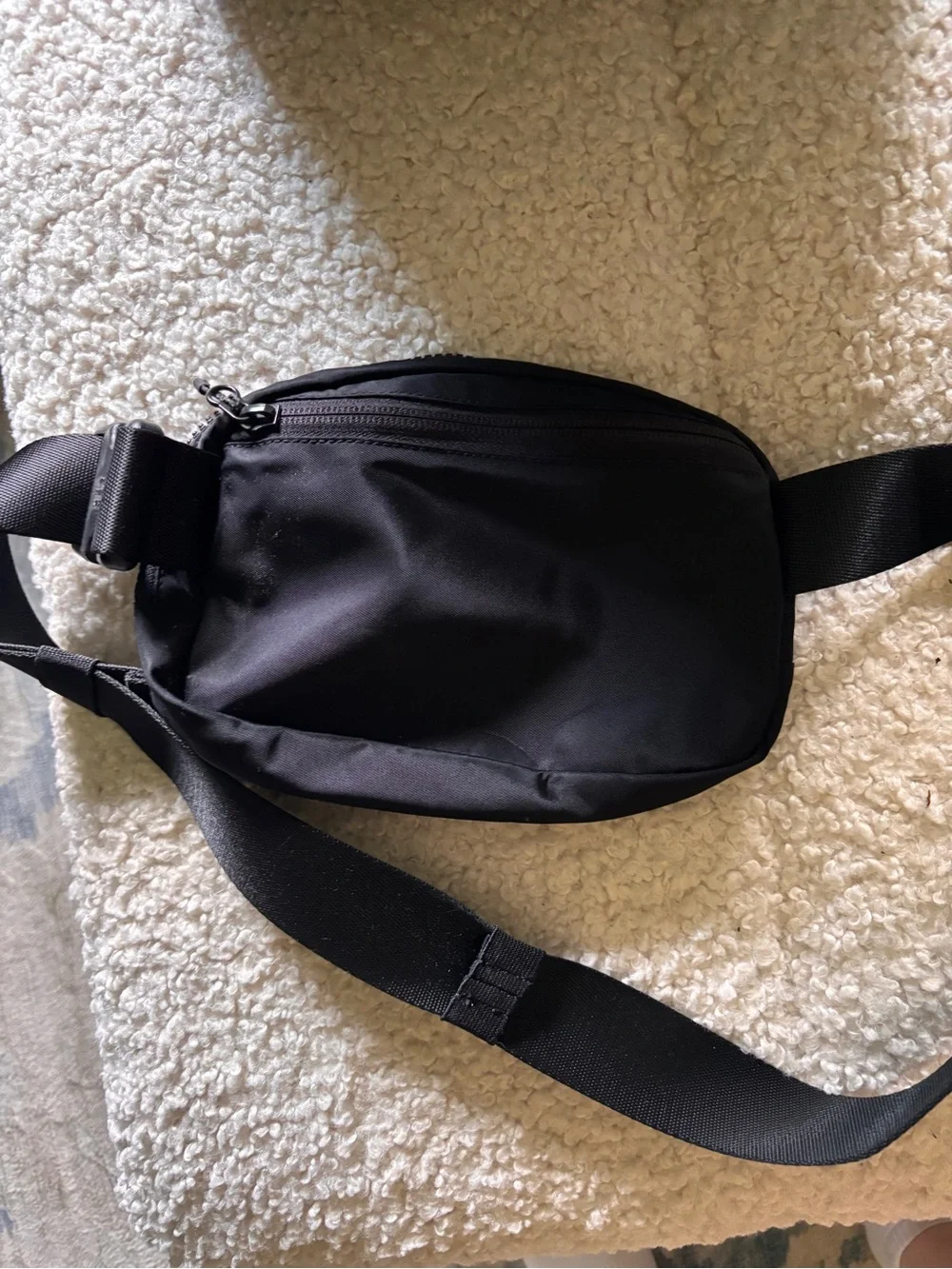 Lululemon Everywhere Belt Bag in Black - Picture 4 of 7